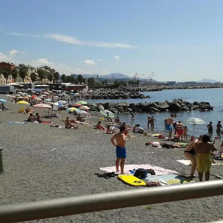 Pegli Just 30m From The Apartmán *